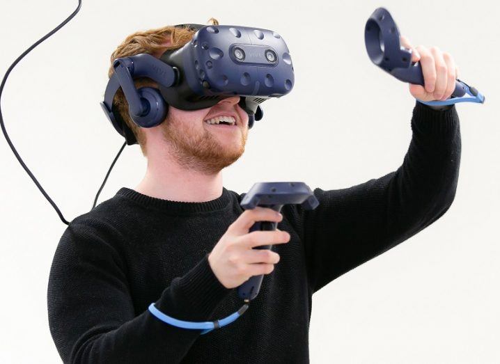 VR